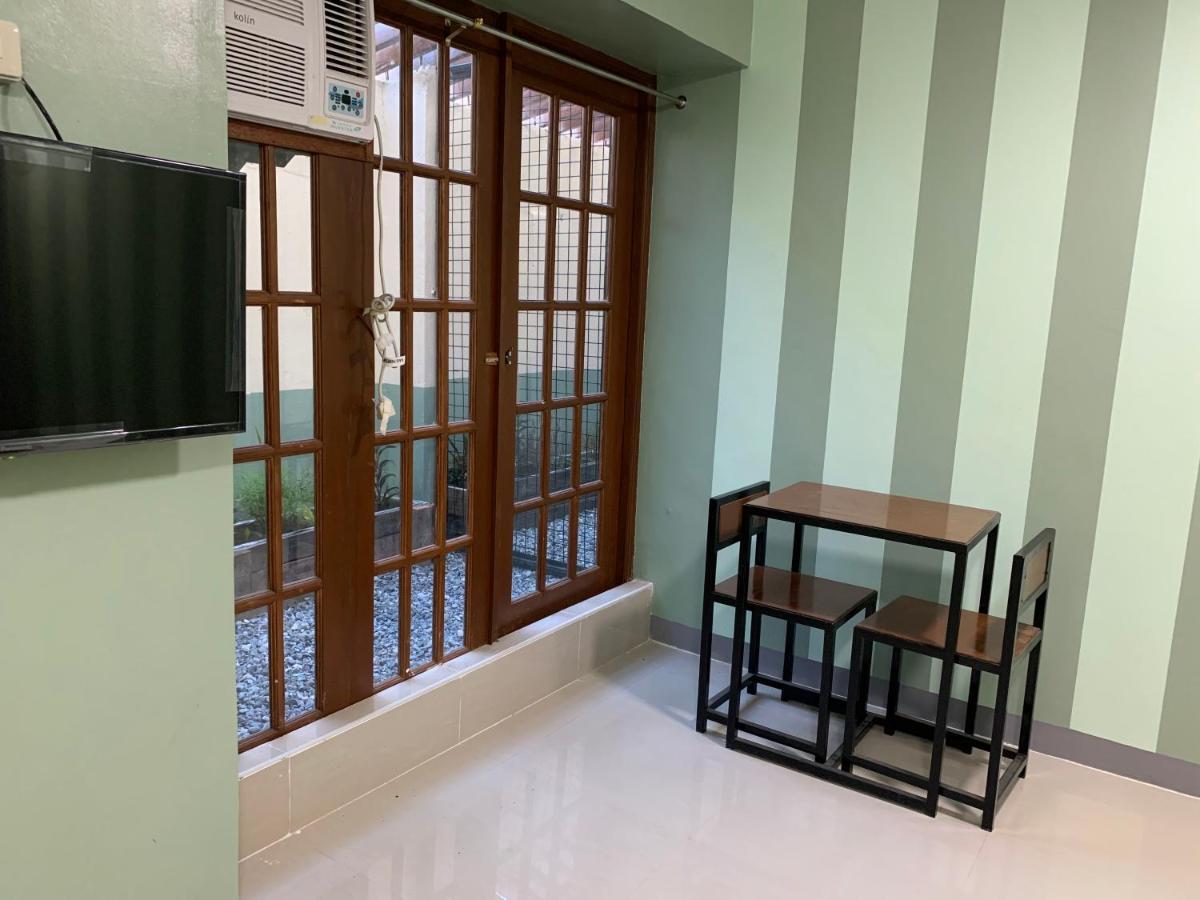 Beinte Singko De Marso Apartments Candon Exterior foto
