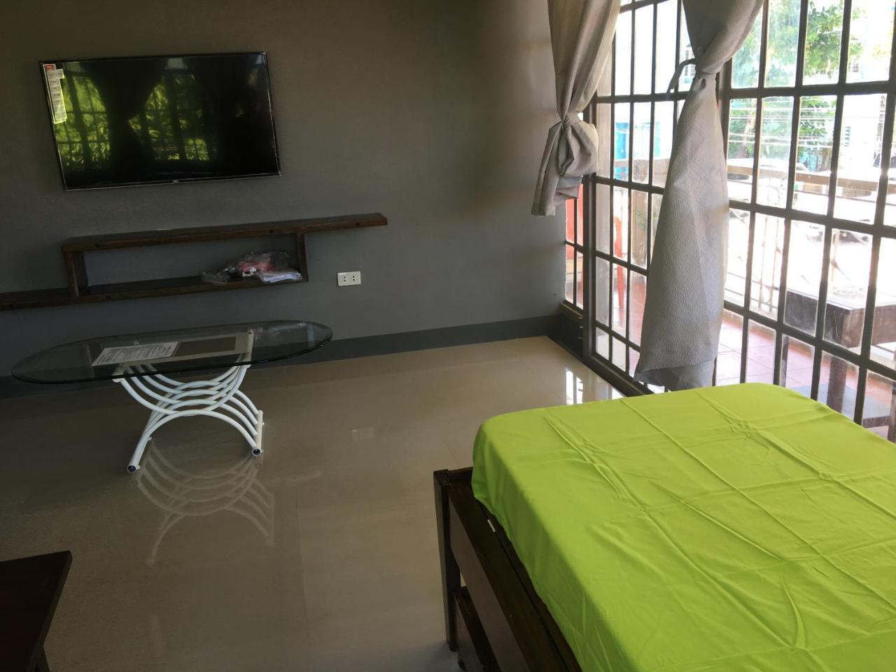 Beinte Singko De Marso Apartments Candon Exterior foto